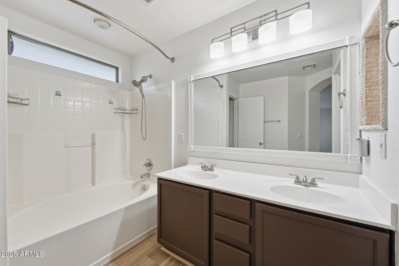 019-primary-bathroom