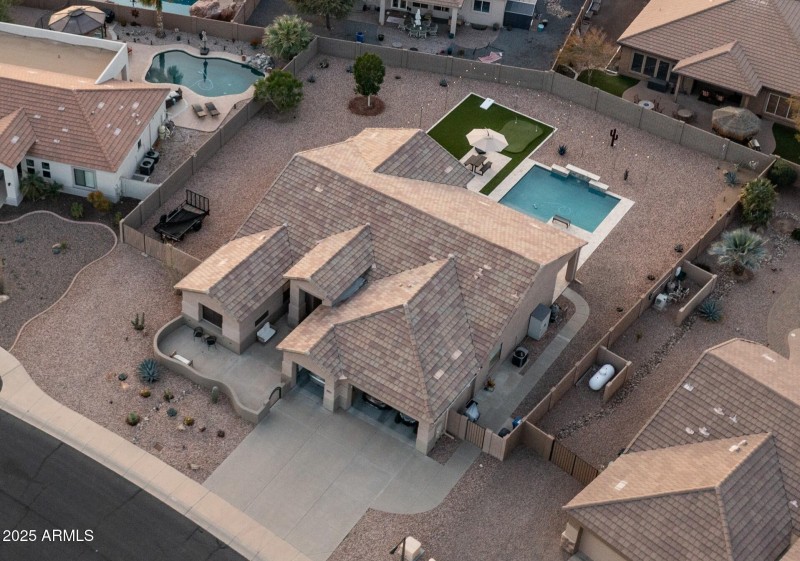 Birds eye view of property