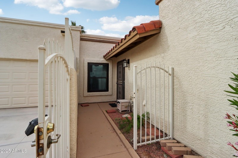 4-web-or-mls-W Avenida De Amigos Cir-S31