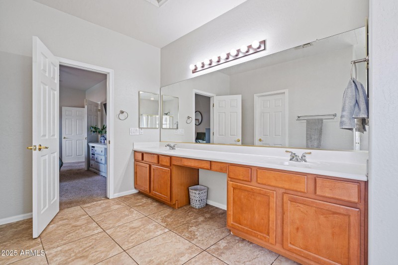 Upstairs Primary En-Suite