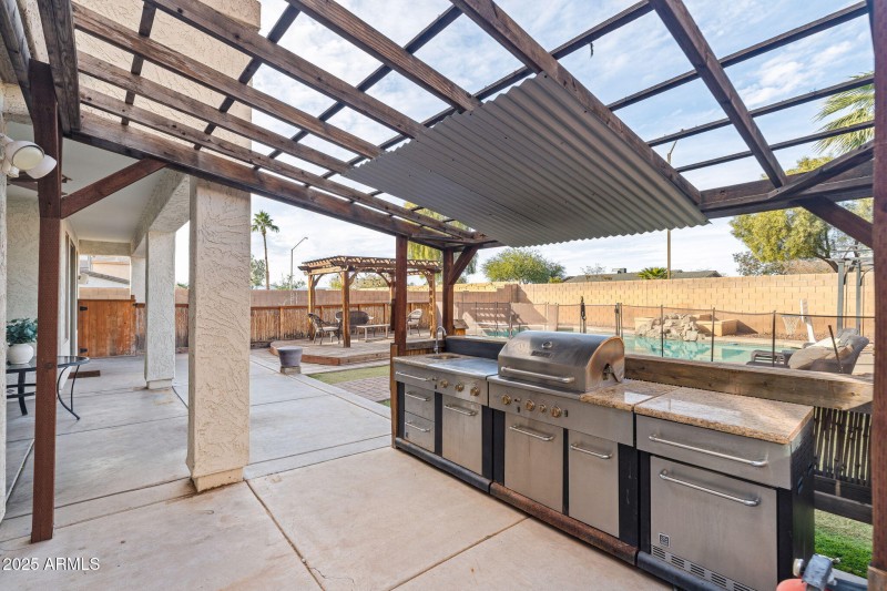 Outdoor Kitchen