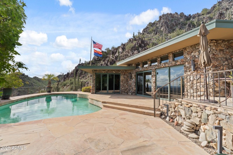 7310 N Highcliff Dr-51