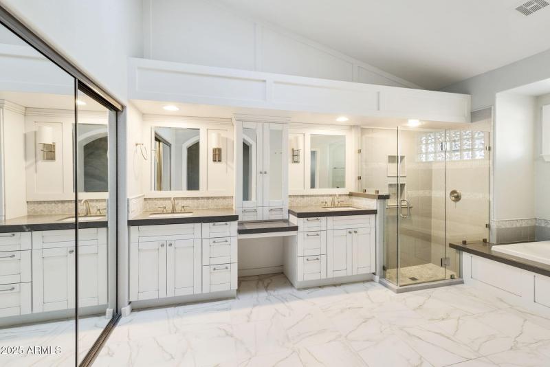 Primary Suite Bathroom