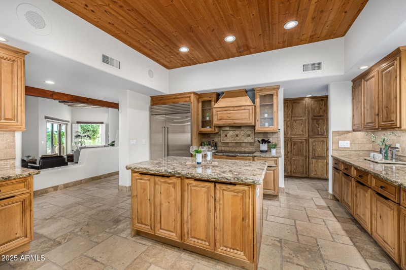 Granite Countertops & Travertine Floors