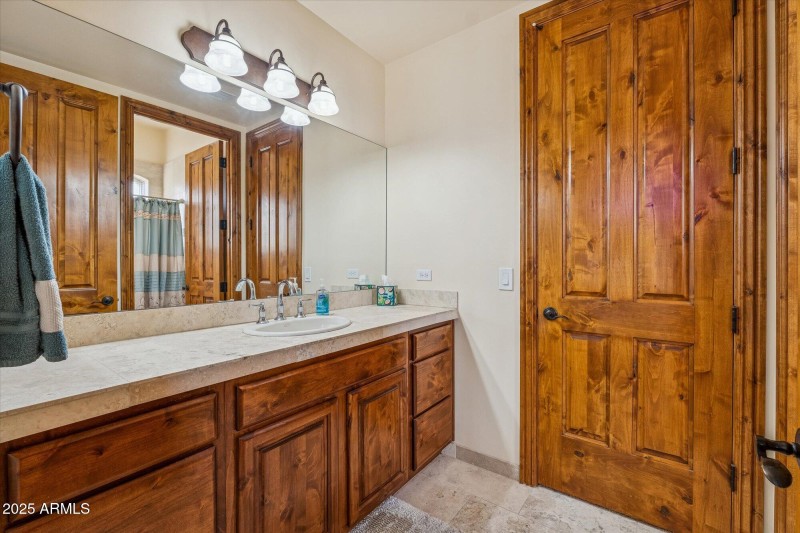 Guest bath 3 ensuite