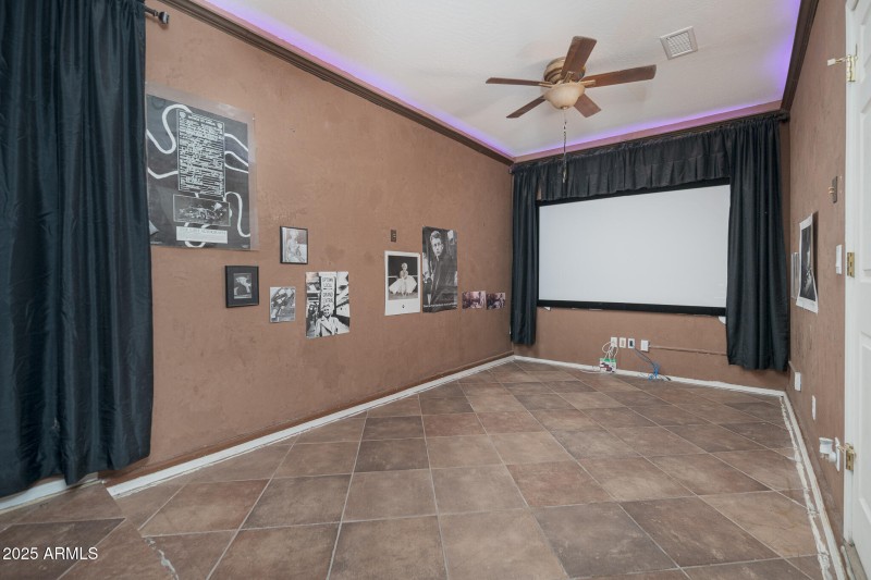 14_Theater-Room_01