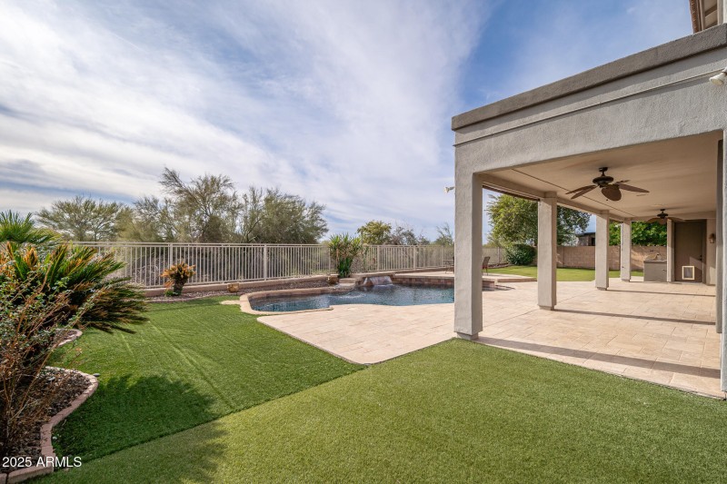34_Back-Yard_04