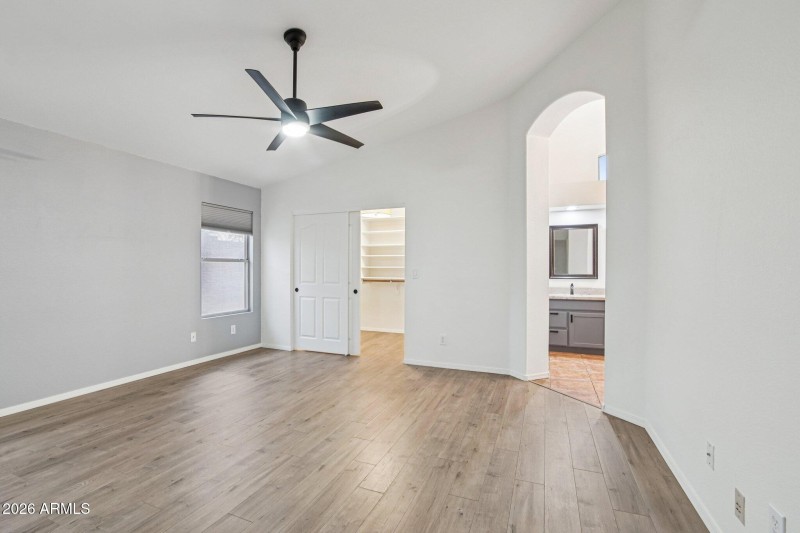 8-web-or-mls-E Brookwood Ct-S0201-014