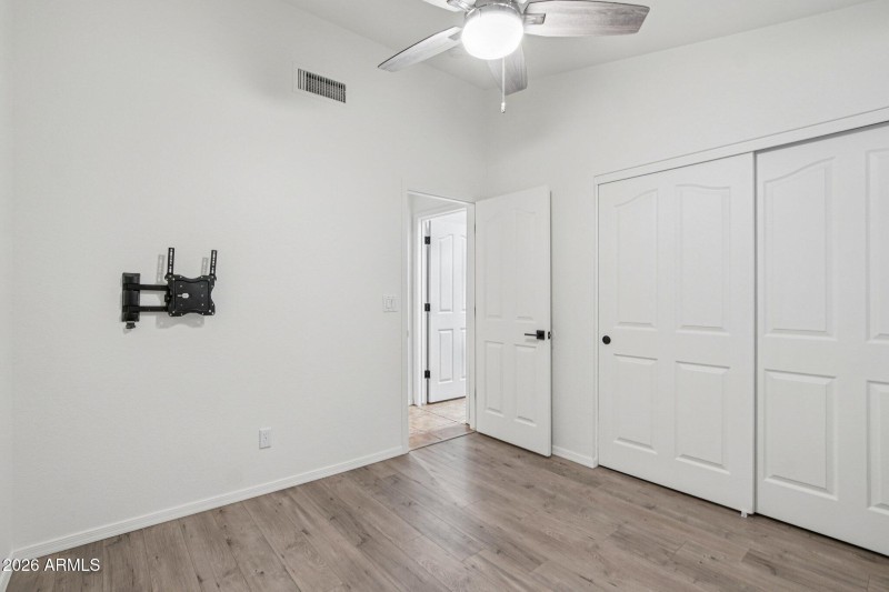 15-web-or-mls-E Brookwood Ct-S0201-020