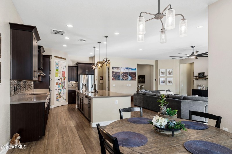 003__3921 E Chestnut Ln