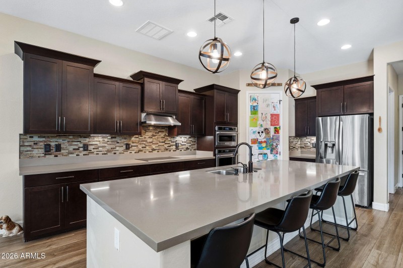 010__3921 E Chestnut Ln