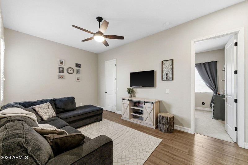 024__3921 E Chestnut Ln