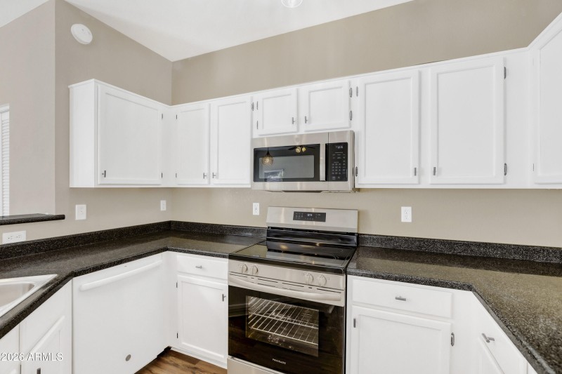 6827 w Aire Libre Ave - MLS Sized - 005