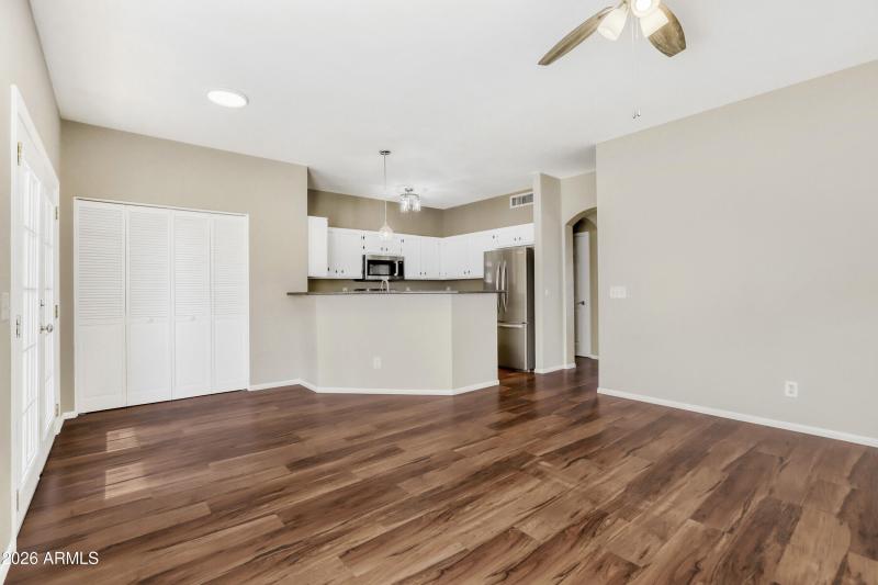 6827 w Aire Libre Ave - MLS Sized - 008