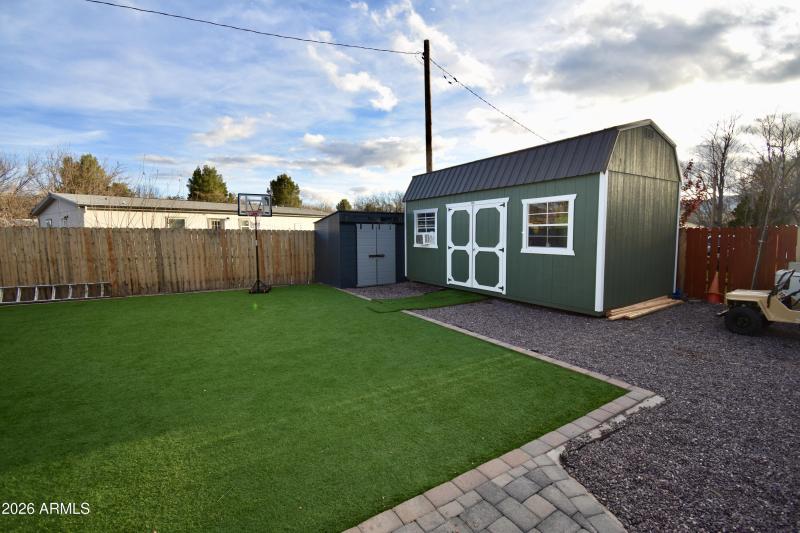 Nice Landscpaing/Shed