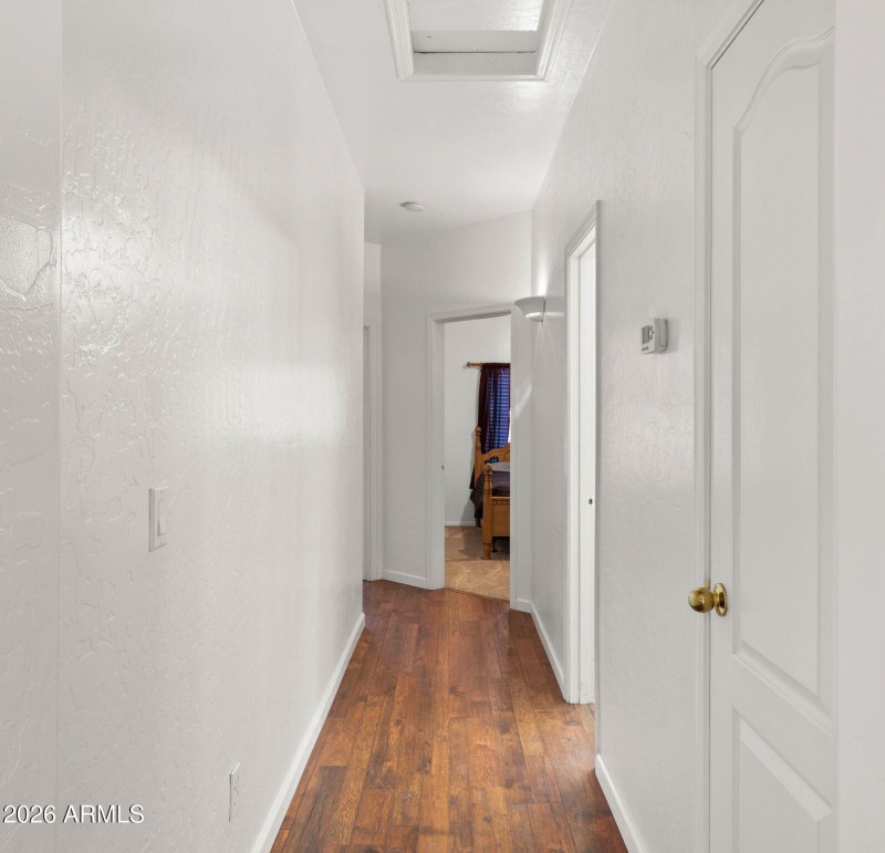 32-web-or-mls-Hallway2