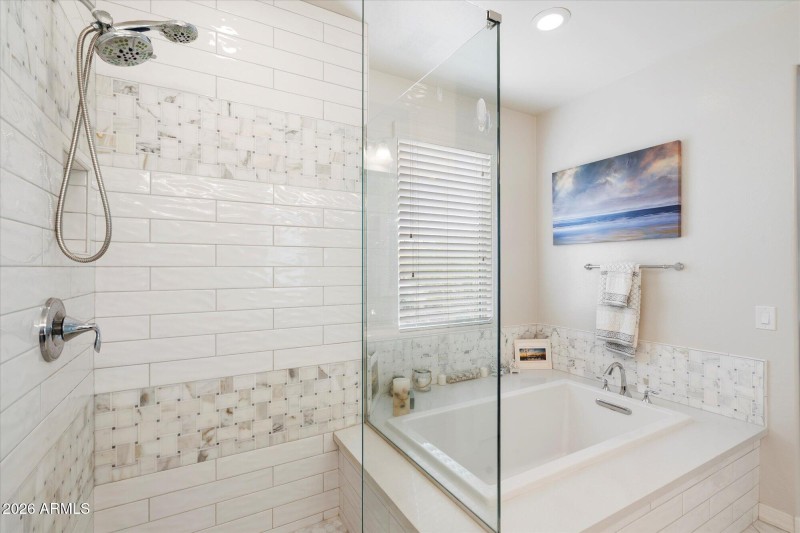 Primary en-suite bath 2