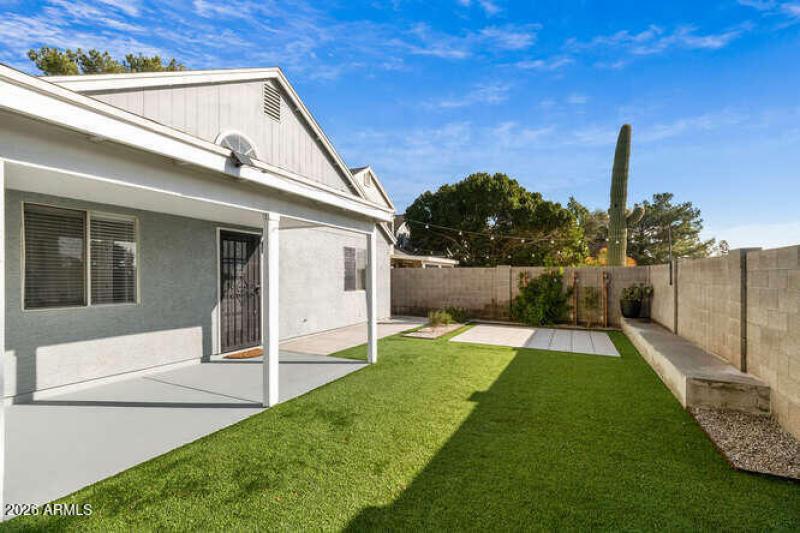 256 S Rush Cir W Chandler AZ-small-035-0