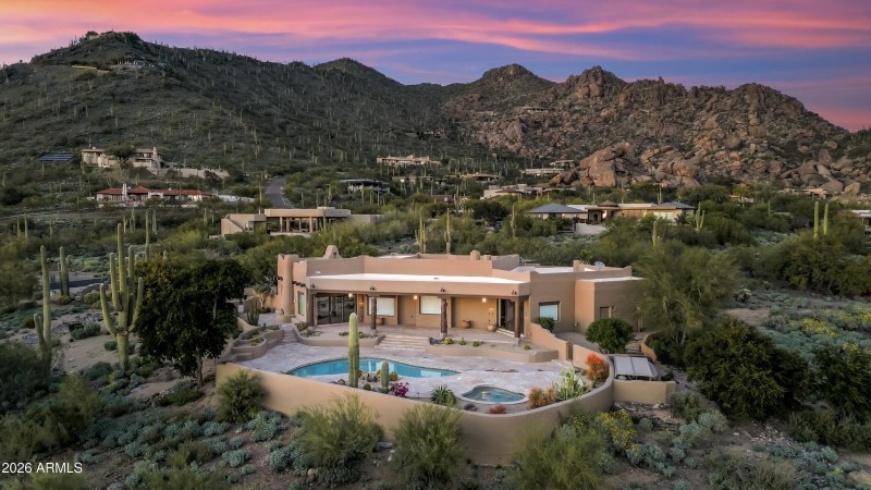 +/-1.6 Acres in Carefree AZ