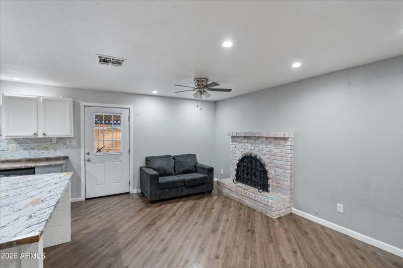 12-Dining Area