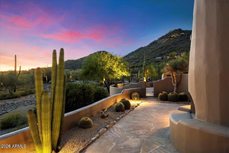 Black Mountain views & Sunsets