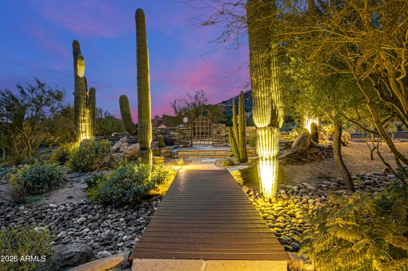 Front Walkway_House to Street