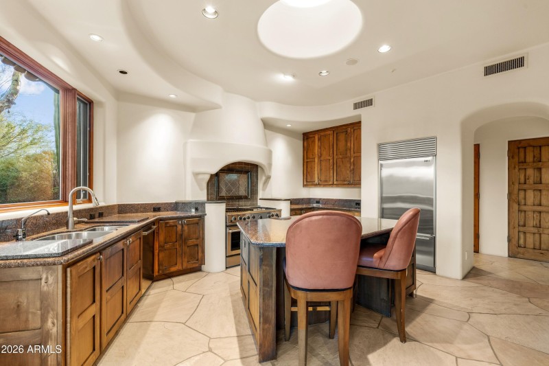 012_Flowing Kitchen Details