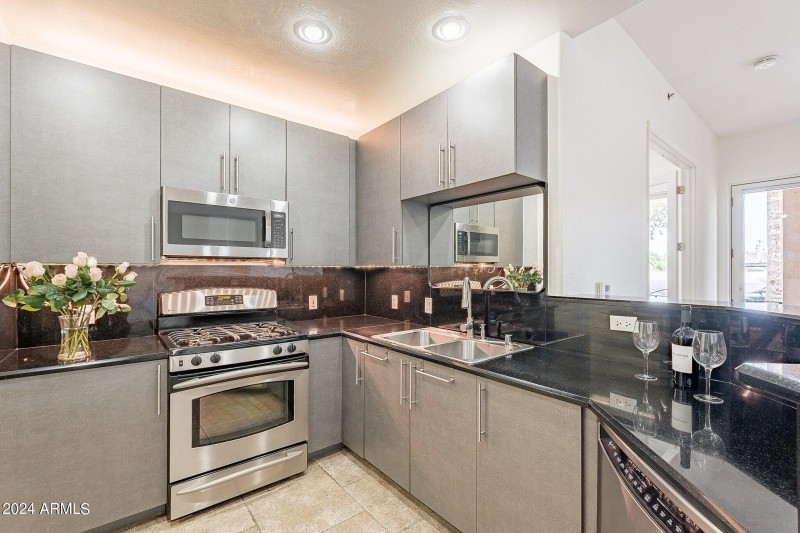 30-web-or-mls-Vernon-HD-9