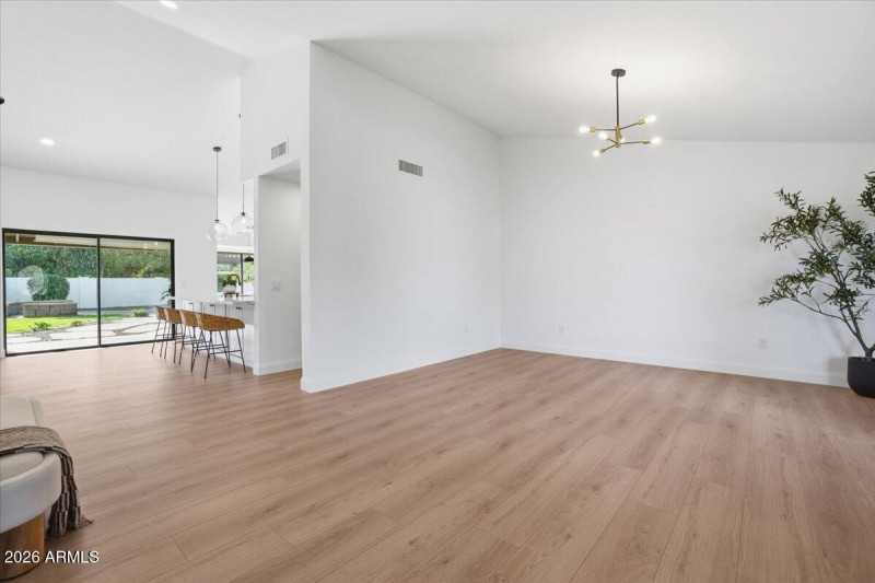 08-501 E Melody Ln_RedHogMedia