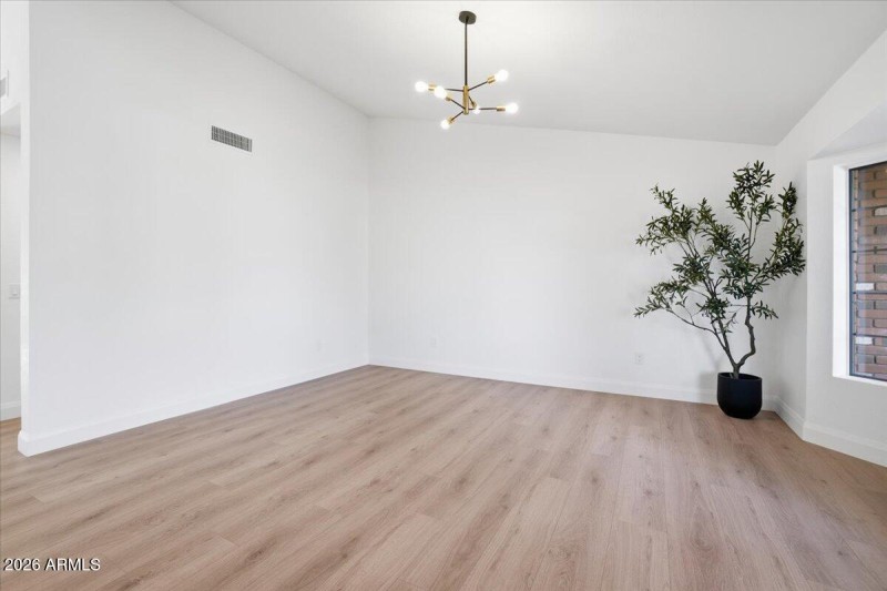 09-501 E Melody Ln_RedHogMedia