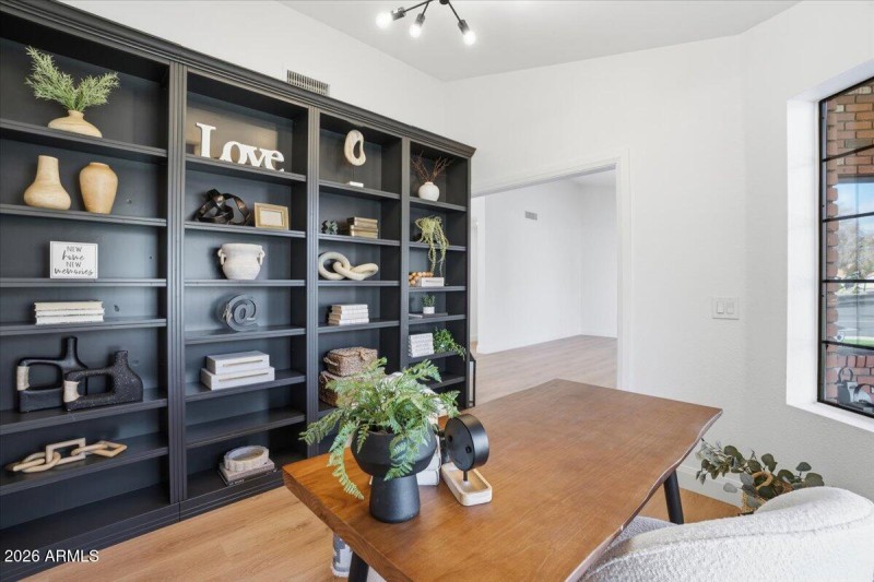 12-501 E Melody Ln_RedHogMedia