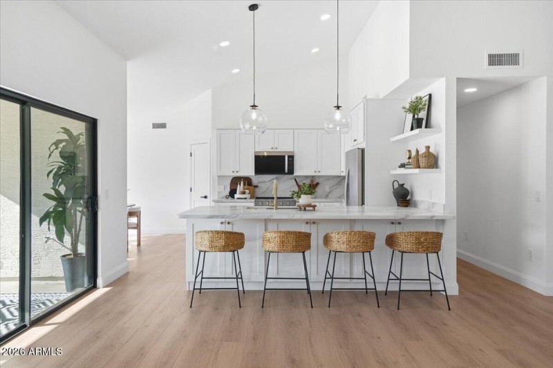 16-501 E Melody Ln_RedHogMedia