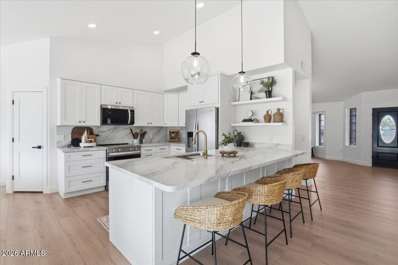 18-501 E Melody Ln_RedHogMedia