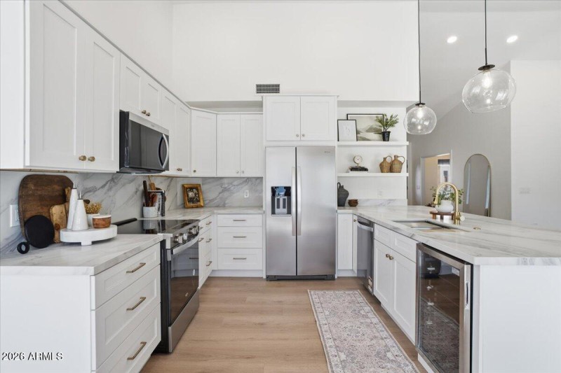 19-501 E Melody Ln_RedHogMedia