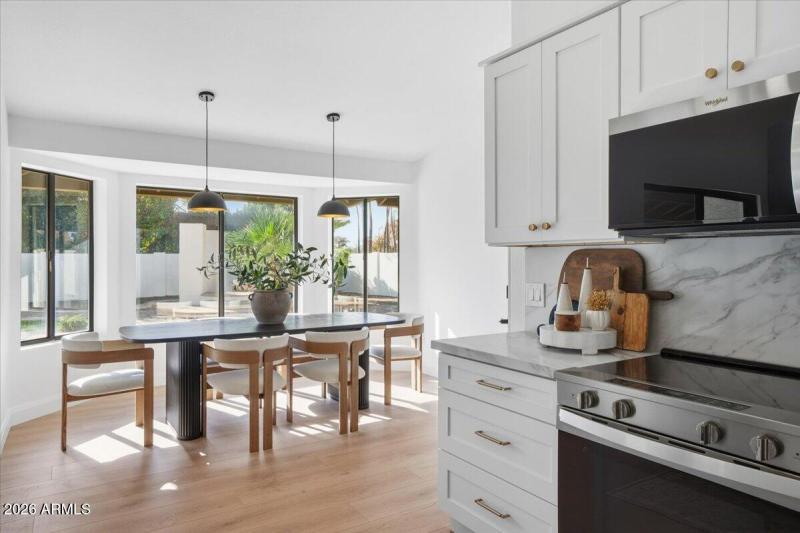 22-501 E Melody Ln_RedHogMedia