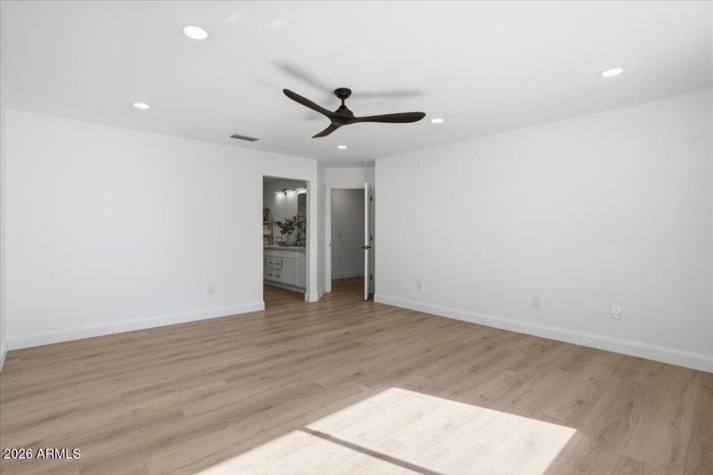 26-501 E Melody Ln_RedHogMedia