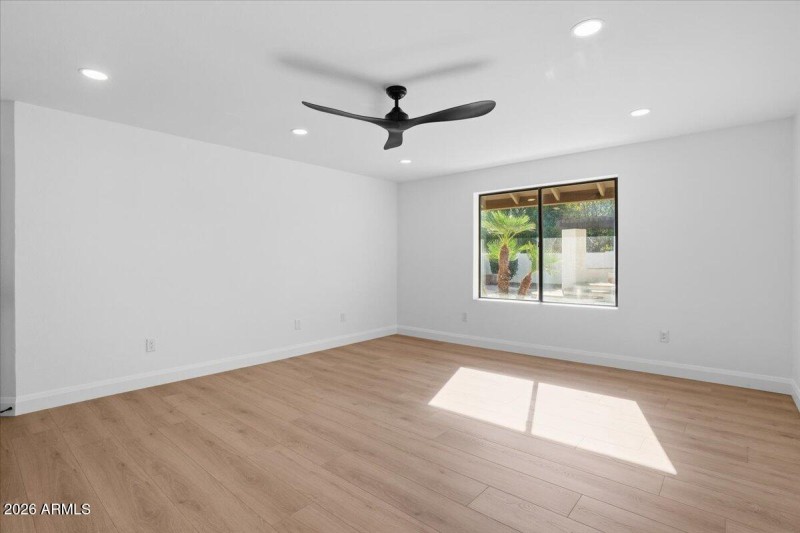 27-501 E Melody Ln_RedHogMedia