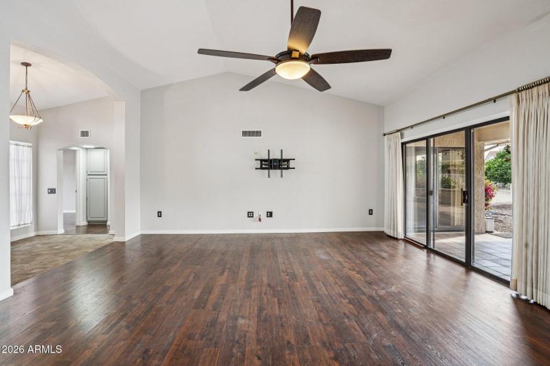 9-web-or-mls-W Antelope Dr-S0301-009