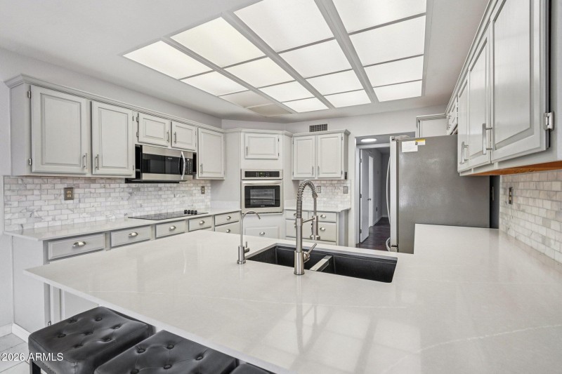 23-web-or-mls-W Antelope Dr-S0301-023