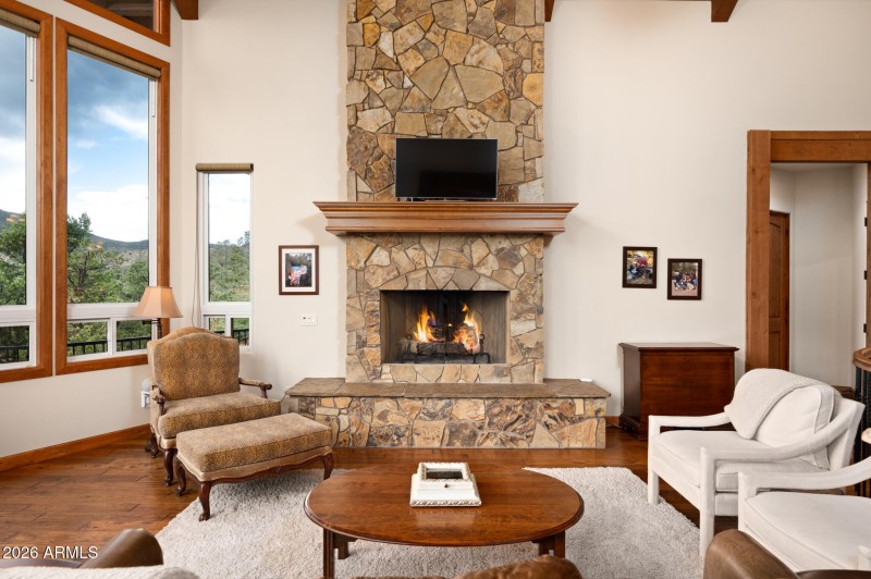 4490WJulesbergCir-11