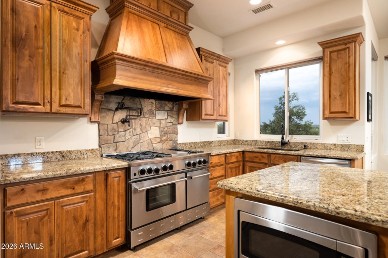 4490WJulesbergCir-22