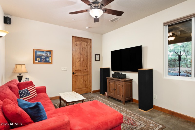 4490WJulesbergCir-41