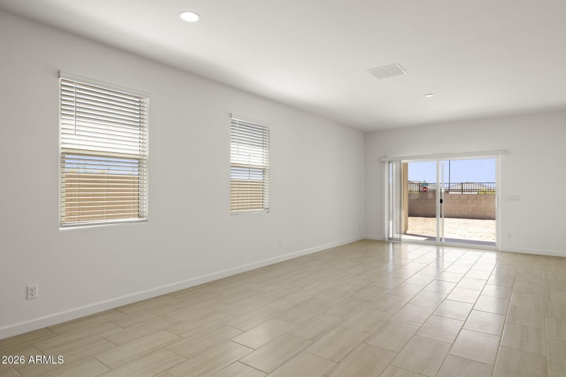 20-web-or-mls-23925-w-hopi-st-2001