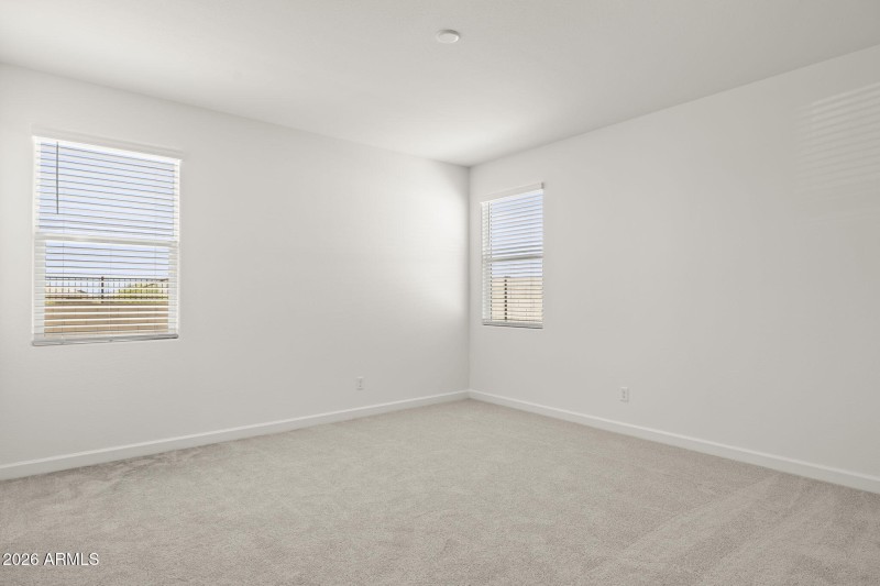 32-web-or-mls-23925-w-hopi-st-2001