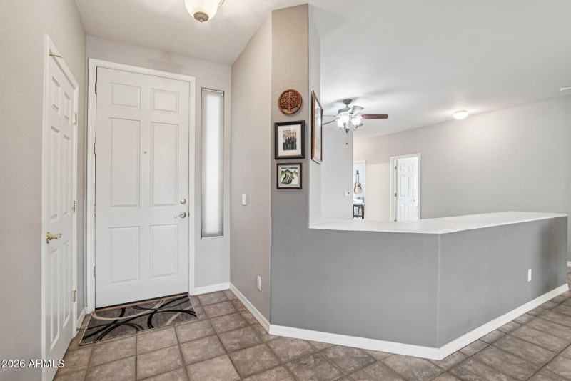 4-web-or-mls-W Bristol Ln-S0301-004