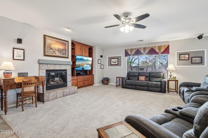 5-web-or-mls-W Bristol Ln-S0301-005