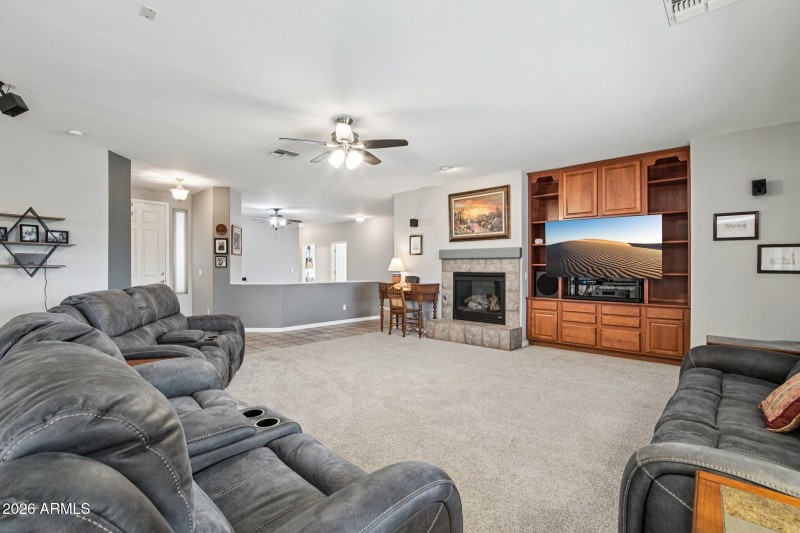 8-web-or-mls-W Bristol Ln-S0301-008