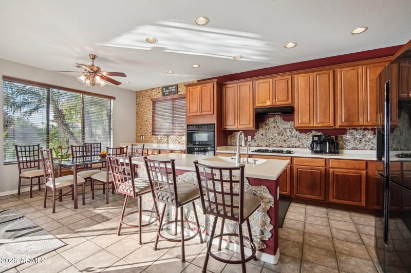 10-web-or-mls-W Bristol Ln-S0301-010