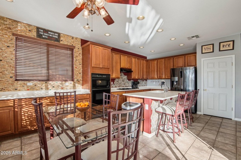 13-web-or-mls-W Bristol Ln-S0301-013