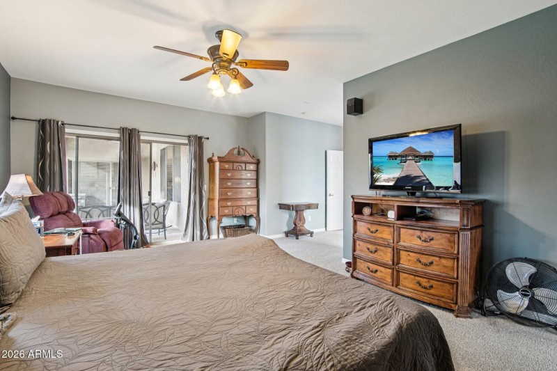 24-web-or-mls-W Bristol Ln-S0301-024